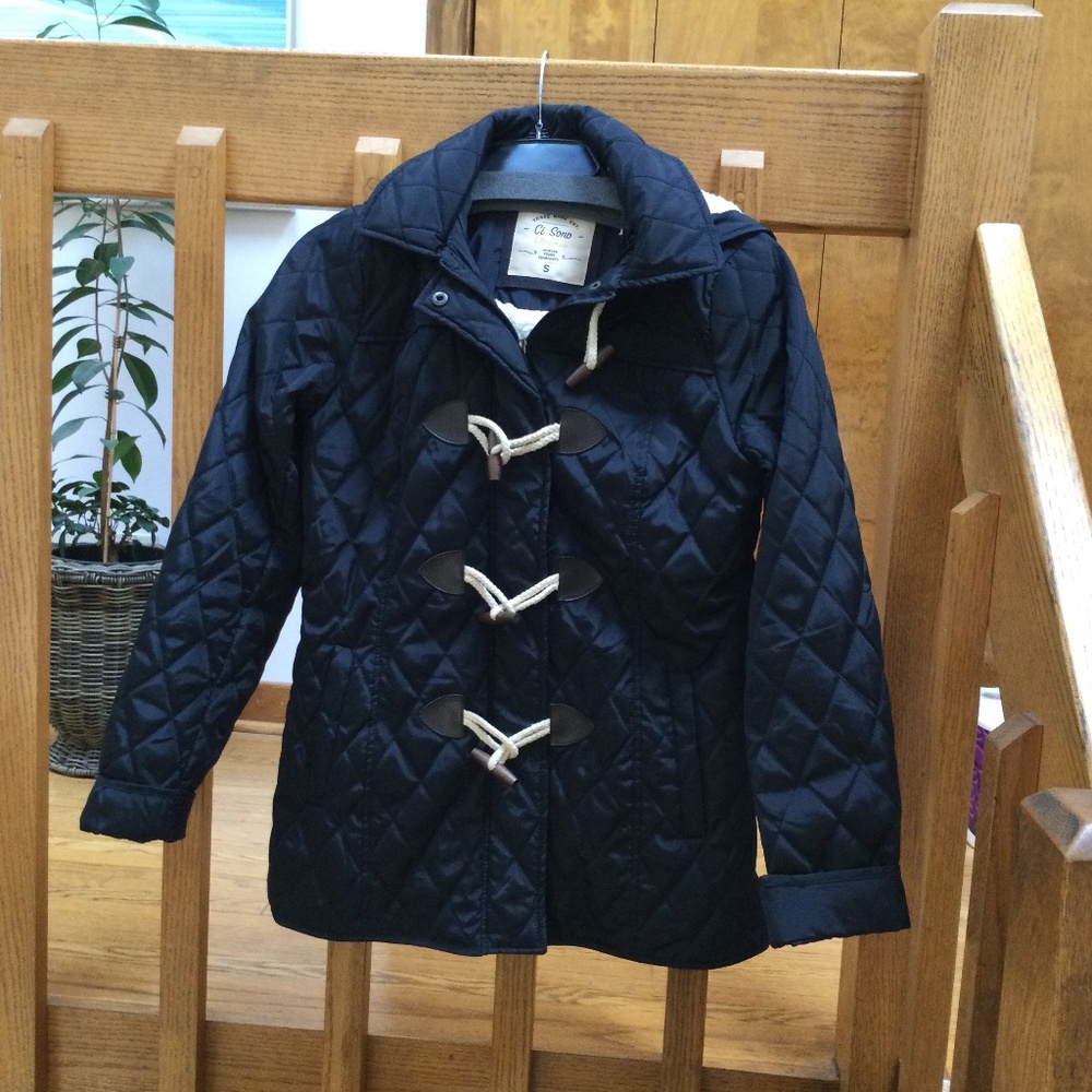 Ci Sono Navy quilted jacket w/toggles. Small. NWOT